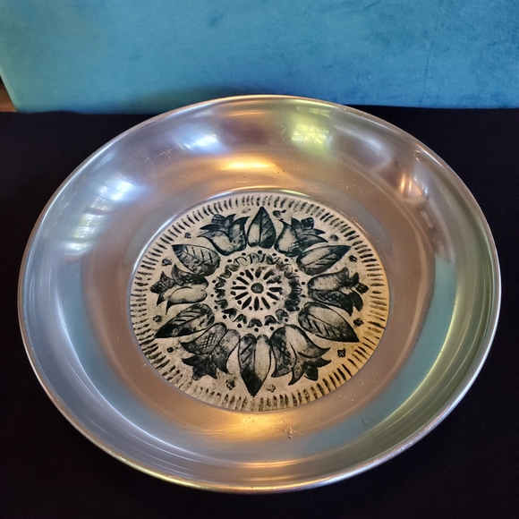 Elegant Silver Floral Serving Plate - Picture 1 of 9